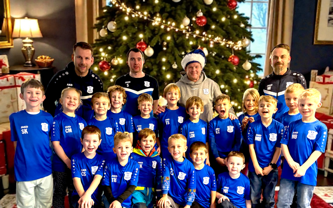 G-Junioren des FC Deetz feierten gemütlich Weihnachten im weihnachtlichen Sporthaus